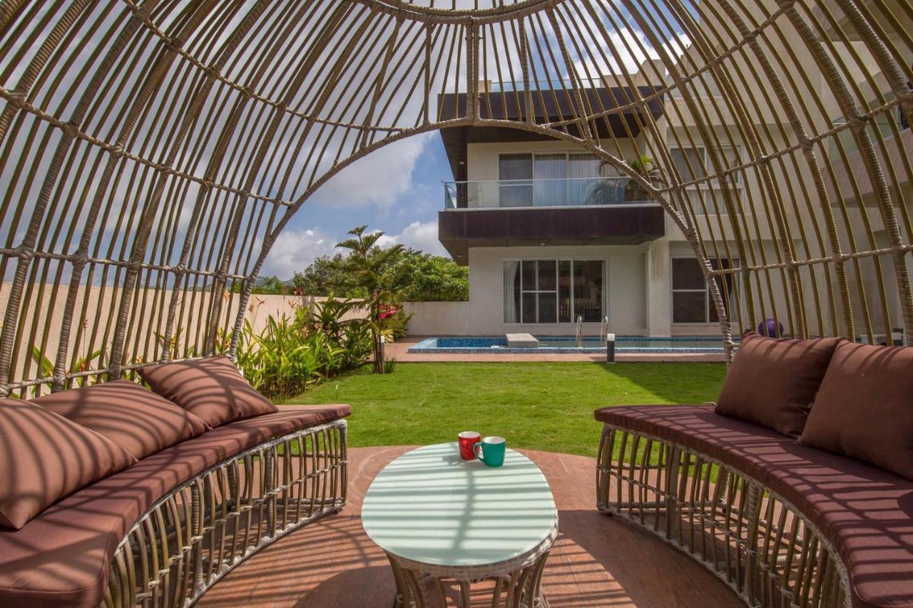 Villa Azul By Stayvista, Offering A Snooker Table, Terrace, Swimming Pool & A Spacious Lawn With A Charming Gazebo For A Perfect Getaway Lonavala Eksteriør bilde