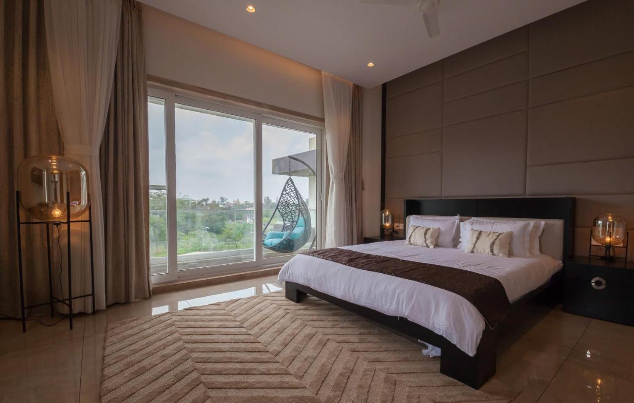 Villa Azul By Stayvista, Offering A Snooker Table, Terrace, Swimming Pool & A Spacious Lawn With A Charming Gazebo For A Perfect Getaway Lonavala Eksteriør bilde